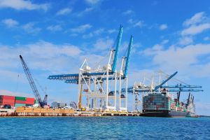 Crecimiento del transporte marítimo en Canarias 2024